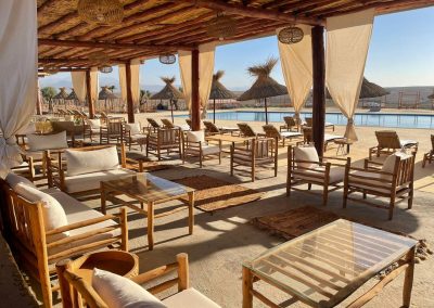 Camp dans le désert d'agafay près de Marrakech